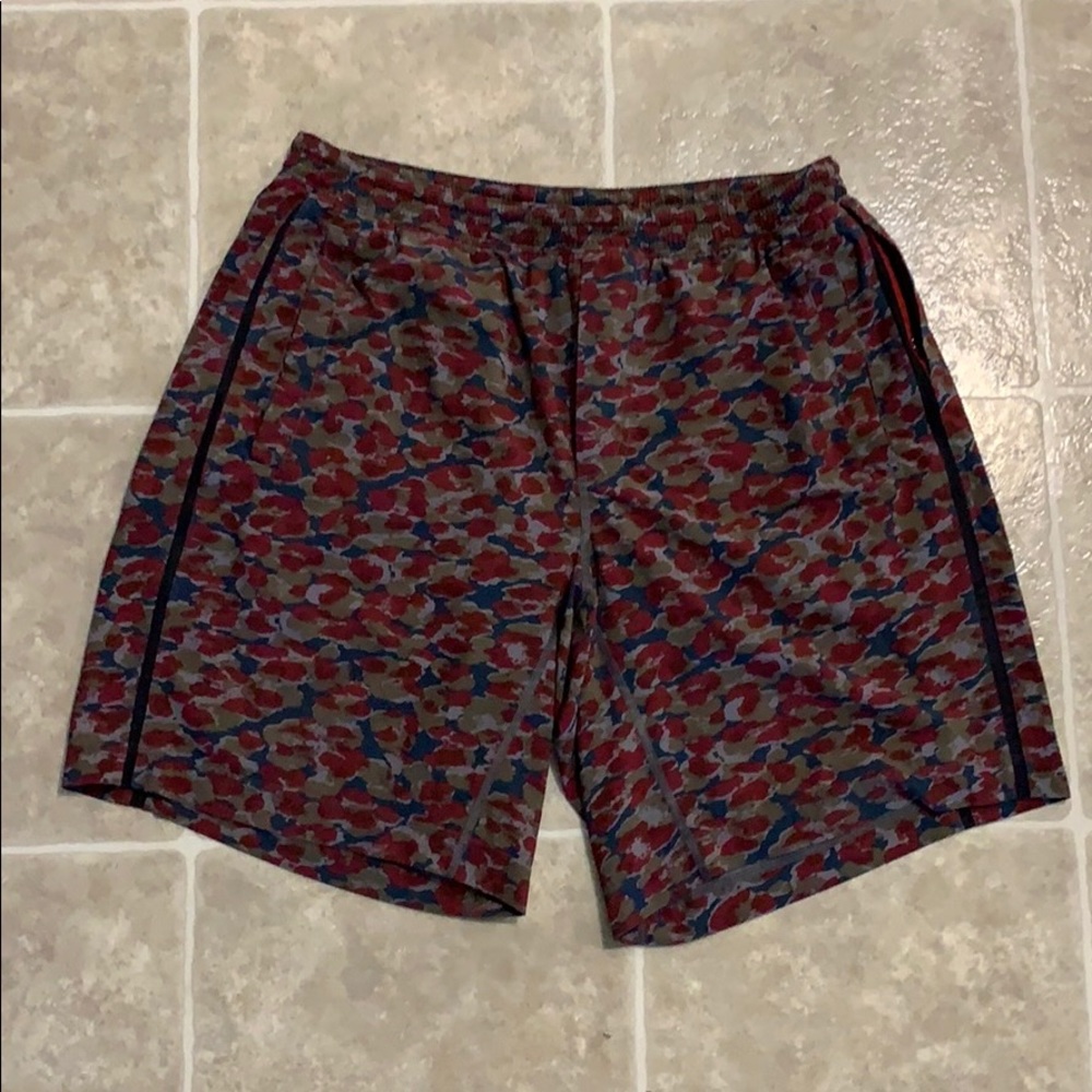 Lululemon pace breaker lined shorts Extra large